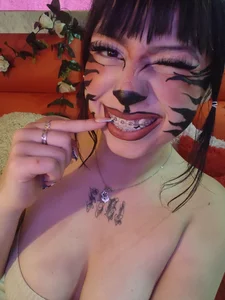 A cute tigress 🤭👄🔥🐯 de Kitty_Melodi Foto 7