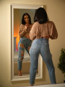 NaughtyChloeee Ready for a sexy walk Pic 3