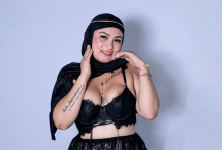 azaharaaa_Simply Azahara Bild 5