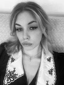 Leila_Vanilla B&W mood Pic 3