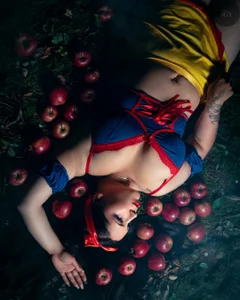 SharlotJones Your forbidden fruit Pic 3