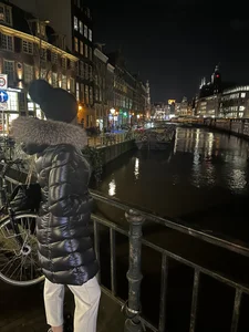 Yasmine-blue Public Foto 6