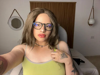 Alaska_deluxe Brat mode: on 💚 Foto 3