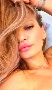 Deliciouslips: Public ( 3 фото)