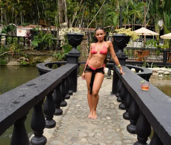 Know Me ❤ de kamii_arias  4 Imagens