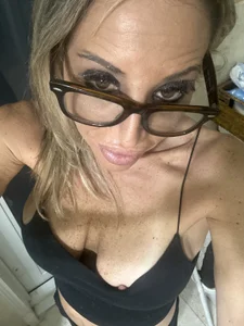 ALEXADANIELLE ME Pic 3