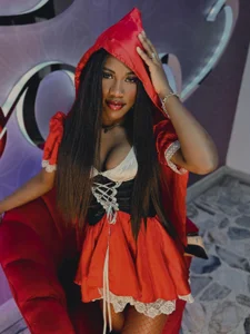 LucianaaMorena little red riding cock Immagine  5