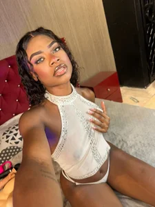 LinsyAdaams wet t-shirt 🍒😈 Pic