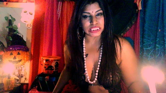 RoyalIndianCreamPuff1 halloween again Foto 2