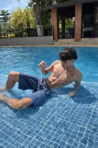 JamesDreams In the pool Foto