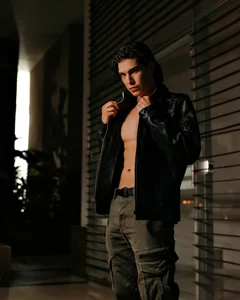 Karimferrer “You're that kind of feeling that cannot be explained… it is crossed.” 👑 รูป  9