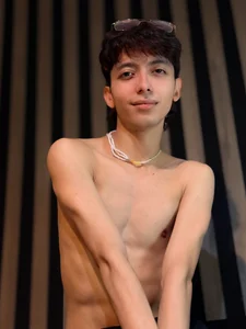 Twink_Sebas7 Just smile be happy 😏 Immagine  9