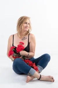 Give me roses de ScarletHoot_  2 Imagens