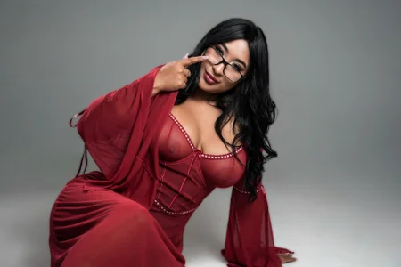 BellaHarllow ❤️ A queen in red never asks for attention... she owns it. Pic 2