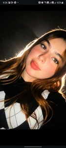Saraah-Parker Public Pic 2