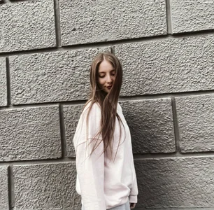 Public de Eseniya_  5 photos