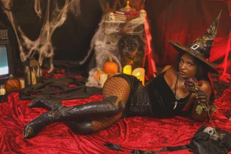 nahomi_campbell my magic spell Pic 8