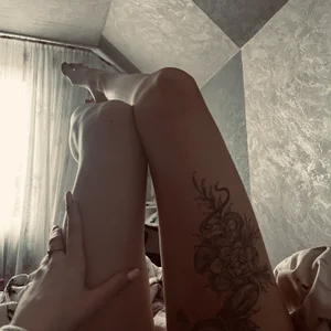 KellyMur_ Public Pic 4