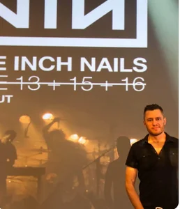 NeonDancer Public টি ছবি