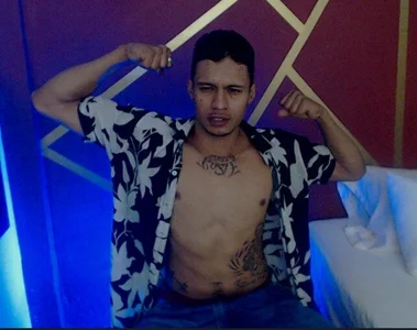 RYAN333 de Ryan_coopper  3 Imagens