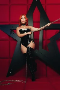 MadelineFox I'll punish you so much, come here 🔥🔥 Pic 3