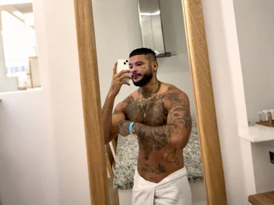 MICHELL_ARTHUS_ 🤴🏽 Immagine  2