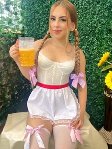 Natasha-Adams 🍻Oktoberfest🍻 Pic