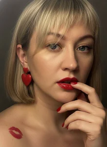 JulieLuna Public зображення 8