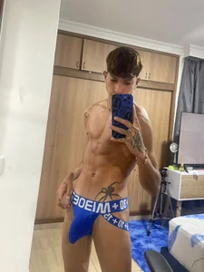 _CamiloBass Blue Day Pic 3