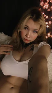 RenVixen 💋 Sweet Blonde Pic