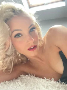 FieryFelinee Public зображення 3