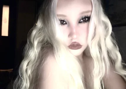 JoniLangowski 🌙 Midnight Muse 사진