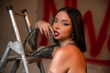 NaiaWhisperconstruction girl 🧰💣💋👿💪🏻图片 8