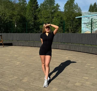 Mavis_Willis walk Pic 5