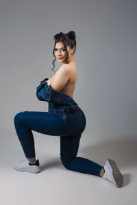 Sensual in jeans 💙✨ de Haylenpark Foto 3