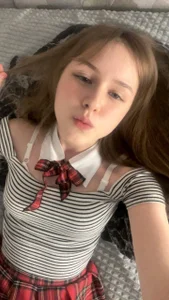 SunnySikarskie a cheerful college girl Pic 2