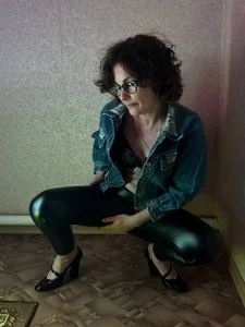 Miss_Amberr get on your knees baby зображення 9