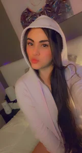 kristalinasc Public  2টি ছবি