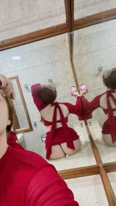 lizy_portmanLittle RED dress图片 5