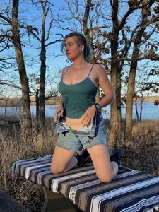 Pussy Picnic 🧺 SNEAKY PEEK od rosiebuddy  2 snímek