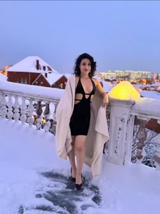 Maya_RogerssのWinter photo shoot for my favorite viewers❄️❤️‍🔥の 8枚の写真