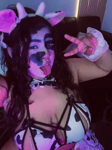 sharloth_0 🐮 This little cow comes loaded with temptation... are you coming to play? 😏 Kuva 3