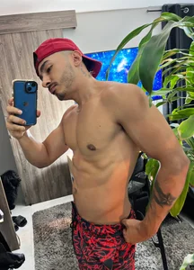 LeooBigBoy Public Immagine  2