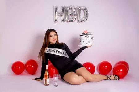ALMA_VALENCIA Birthday Girl… ¿me celebras? 😏🎂 圖片 4
