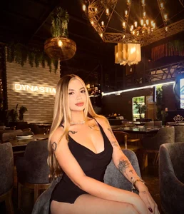 NiaHolland Dinner 👑 Immagine  6