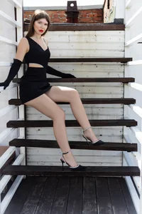 Touch me slowly 🔥👄 de viviann_evans  4 photos