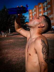 Noha_white one day playing hot soccer Bilde 4