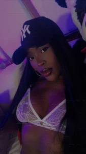 sofia_samuels public 11  3. fénykép