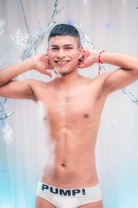 Emiliano_Reyes sexy christmas Pic 6