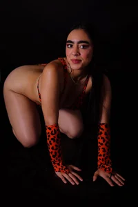 abbyrouss_ spicy and juicy slika